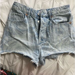 🤍3/35 ZARA shorts
